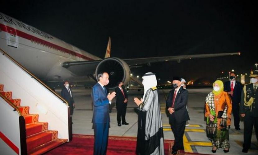 Presiden Jokowi Tiba di Abu Dhabi