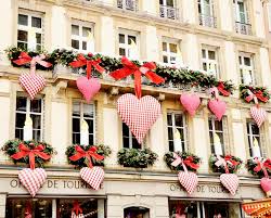 Paris menjadi ‘Kota Cinta’ pada Hari Valentine