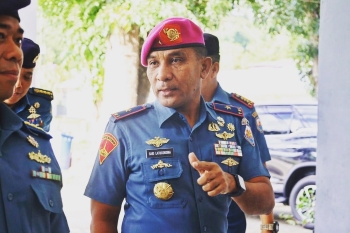 Commander, Brig.Gen Said Latuconsina Donates 2 Weighing Vessels to Maluku Local Fishermen