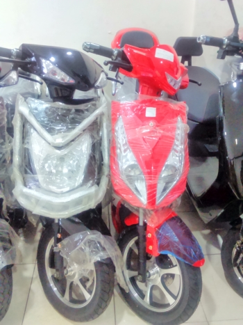 Pasar Sepeda Melandai, Pengusaha Beralih pada Sepeda Listrik, Moped