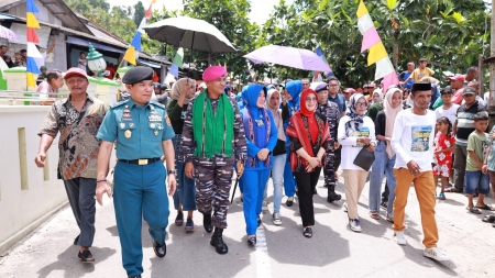 Danlantamal IX Brigadier General (Brig. Gen) Said Latuconsina Opens Festival of Panggayong in Negeri Tengah-Tengah, Central Maluku Regency